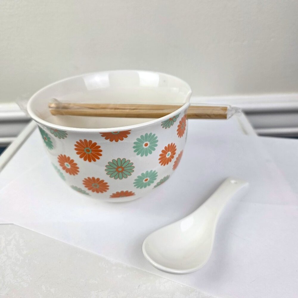 Room 2 Room Ceramic Noodle Bowl NWT